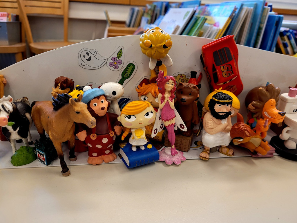 B__cherei-Spielothek SCHULBEGINN Symbolfotos ANGEBOT September 2022 _7_.jpg