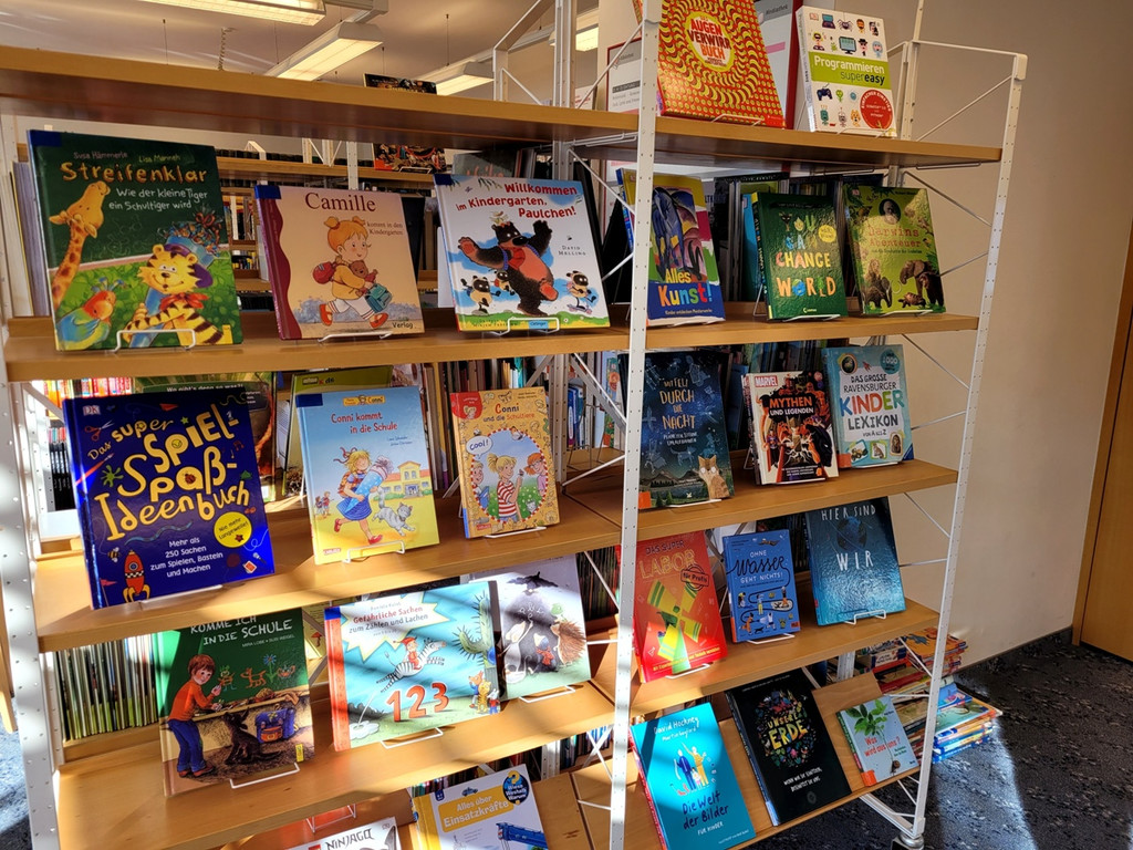 B__cherei-Spielothek SCHULBEGINN Symbolfotos ANGEBOT September 2022 _9_.jpg