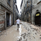 2022-09-16T130055Z_1627618293_RC2BIW94L05R_RTRMADP_3_EUROPE-WEATHER-ITALY-FLOODS.JPG