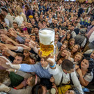 APTOPIX_Germany_Oktoberfest_Opening_57560.jpg
