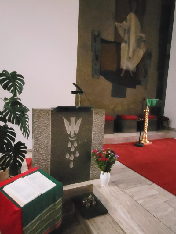 Geistliches Zentrum am Ruggbach NEU C Kirche INNENRAUM 25-09-2022 _3_.jpg
