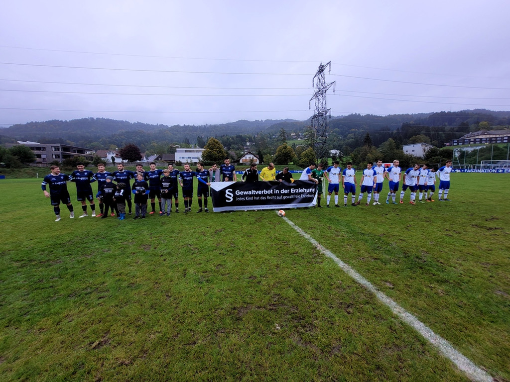 z Fu__ball SVL AKTION GEWALTVERBOT in der Erziehung Stadion Hoferfeld 01-10-2022 _4_.jpg