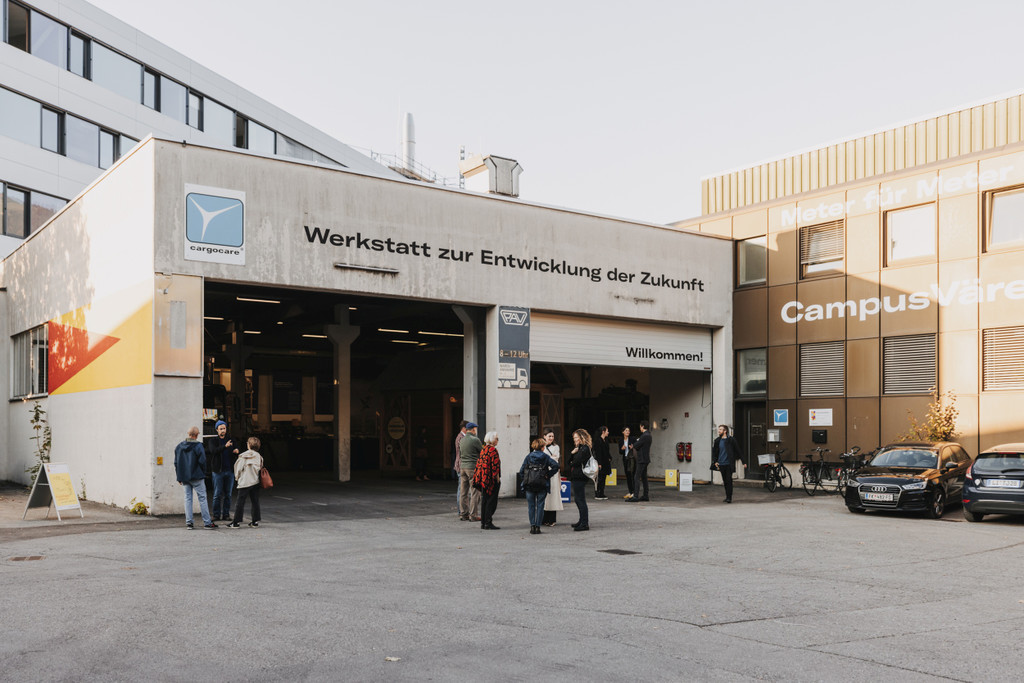 campusvaere-Ausstellung_Eingang_A-Lamprecht.jpg