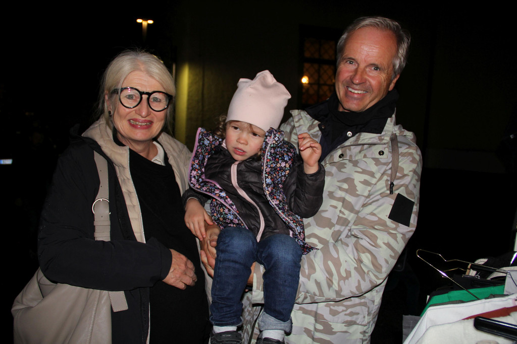 Doris und MArtin Schilcher mit Enkelin Sophie - Kopie.JPG
