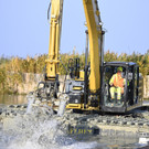 Monster-Bagger entschlammt Neusiedler See