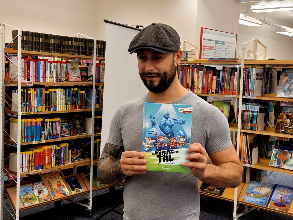 B__cherei LESUNG Falk ZAPF Holzapfel f__r Mittelschule B Lesung UND Illustration11-10-2022 _16_.jpg