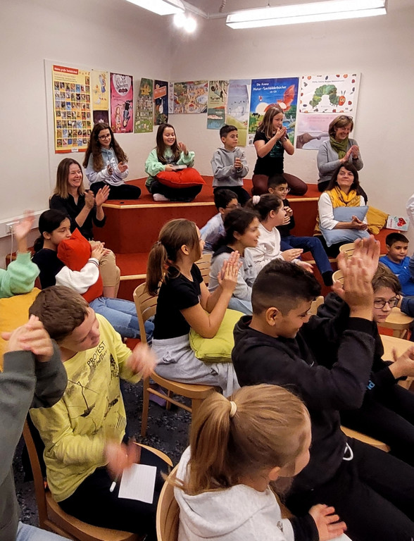 B__cherei LESUNG Falk ZAPF Holzapfel f__r Mittelschule B Lesung UND Illustration11-10-2022 _18_.jpg