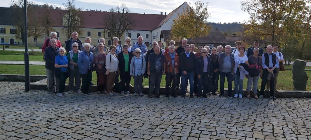 Teilnehmer Herbstreise Bayerische Seenlandschaft 2022.jpg