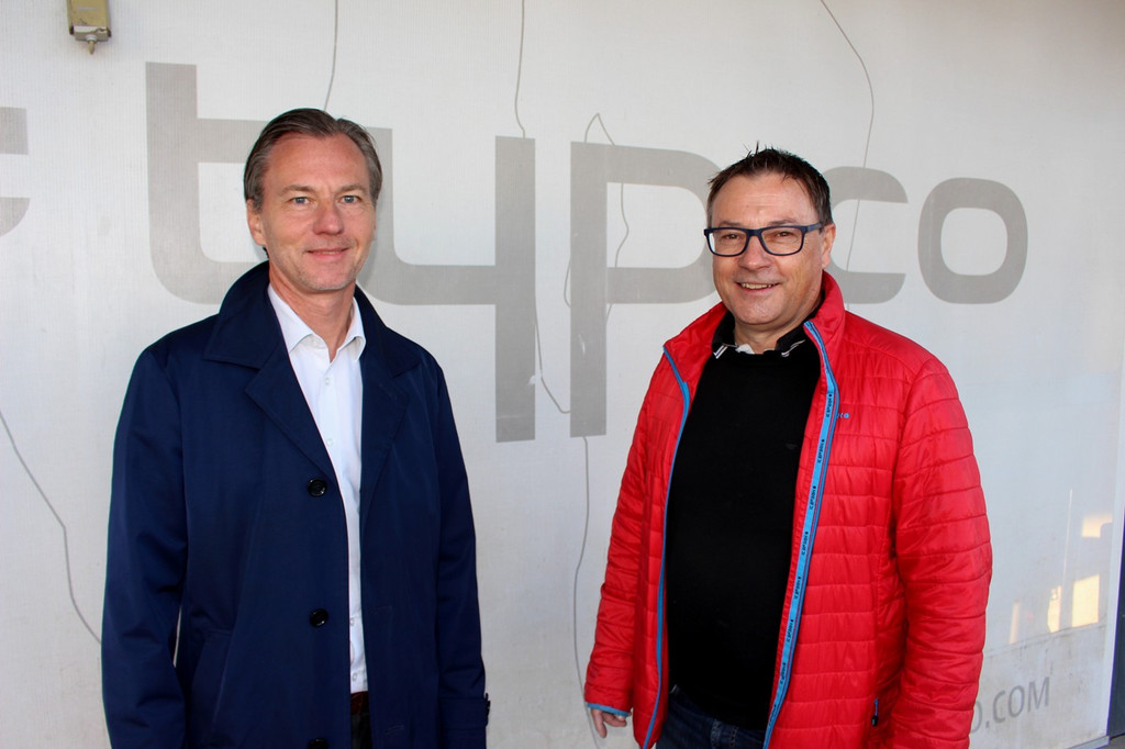 Lochau Kunstrasenplatz NEU AA PERSONEN Schiller und Schmid 20-04-2022 _1_.JPG