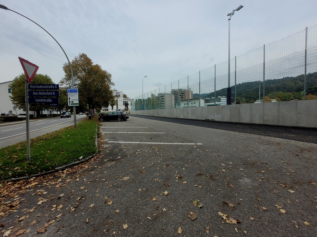 Lochau Kunstrasenplatz NEU C UMFELD Vorplatz 14-10-2022 _1_.jpg