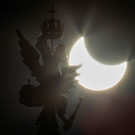 2022-10-25T130042Z_583751187_RC2A8X9Z3I3K_RTRMADP_3_SOLAR-ECLIPSE-RUSSIA.JPG