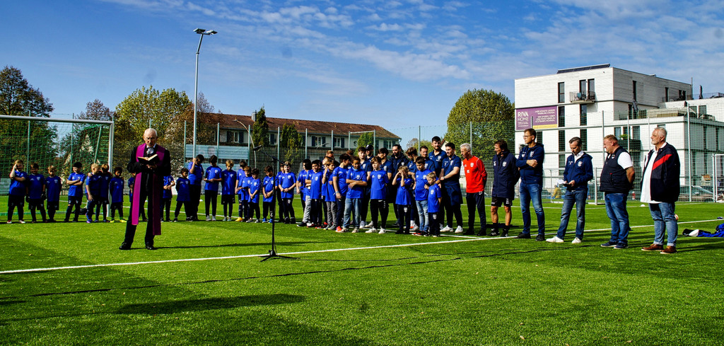 Fu__ball SVL KUNSTRASENPLATZ Er__ffnung offiziell FOTO OBEXER 26-10-2022 _5_.jpg