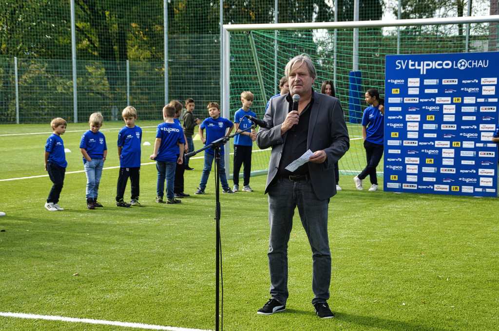 Fu__ball SVL KUNSTRASENPLATZ Er__ffnung offiziell FOTO OBEXER 26-10-2022 _16_.jpg