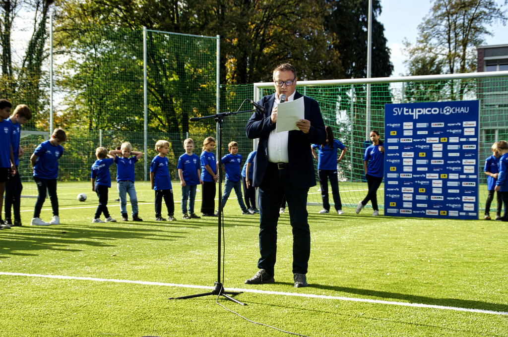 Fu__ball SVL KUNSTRASENPLATZ Er__ffnung offiziell FOTO OBEXER 26-10-2022 _17_.jpg