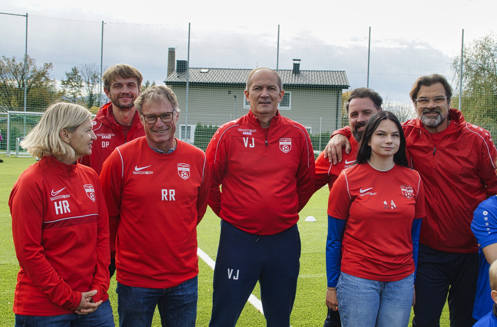 Fu__ball SVL KUNSTRASENPLATZ Er__ffnung offiziell FOTO OBEXER 26-10-2022 _4_.jpg