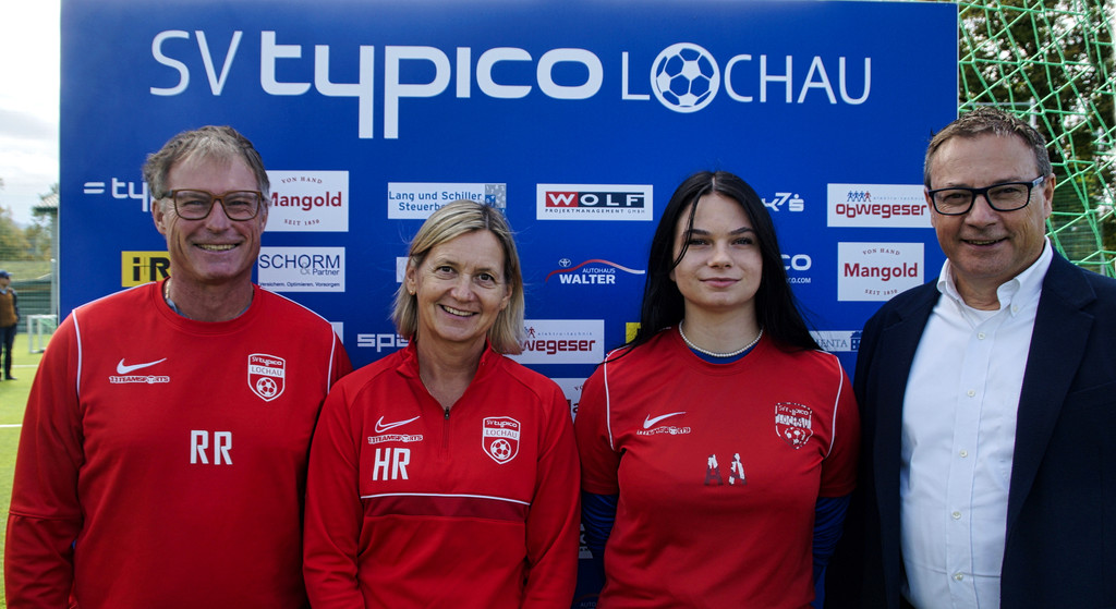 Fu__ball SVL KUNSTRASENPLATZ Er__ffnung offiziell FOTO OBEXER 26-10-2022 _30_.jpg