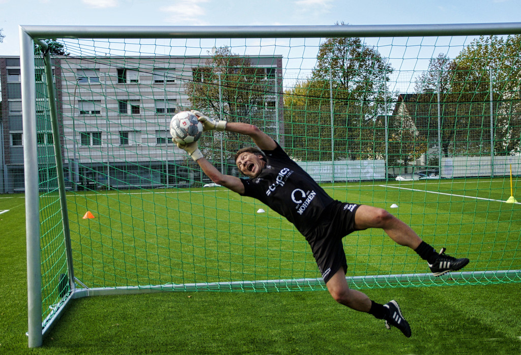 Fu__ball SVL KUNSTRASENPLATZ Er__ffnung PROMI-Elferschie__en FOTO OBEXER 26-10-2022 _1_ .JPG