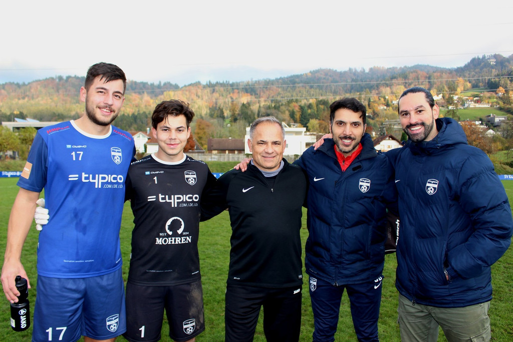 Lochau Fu__ball Neu SVL gegen FC LUSTENAU Symbolfotos TERMIN November 2022 VOR _1_.JPG