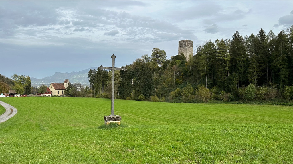 Tostnerburg Vandalismus 18.jpg
