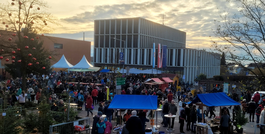 Weihnachtsmarkt  Gemeinde B ANSICHTEN gesamt 27-11-2022 _6_.jpg
