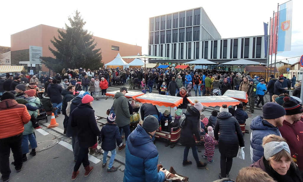 Weihnachtsmarkt  Gemeinde B ANSICHTEN gesamt 27-11-2022 _5_.jpg