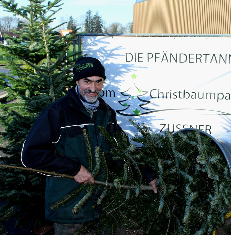 Lochau Zu__ner CHRISTBAUMVERKAUF Advent Dezember 2022 _4_ PIUS.JPG