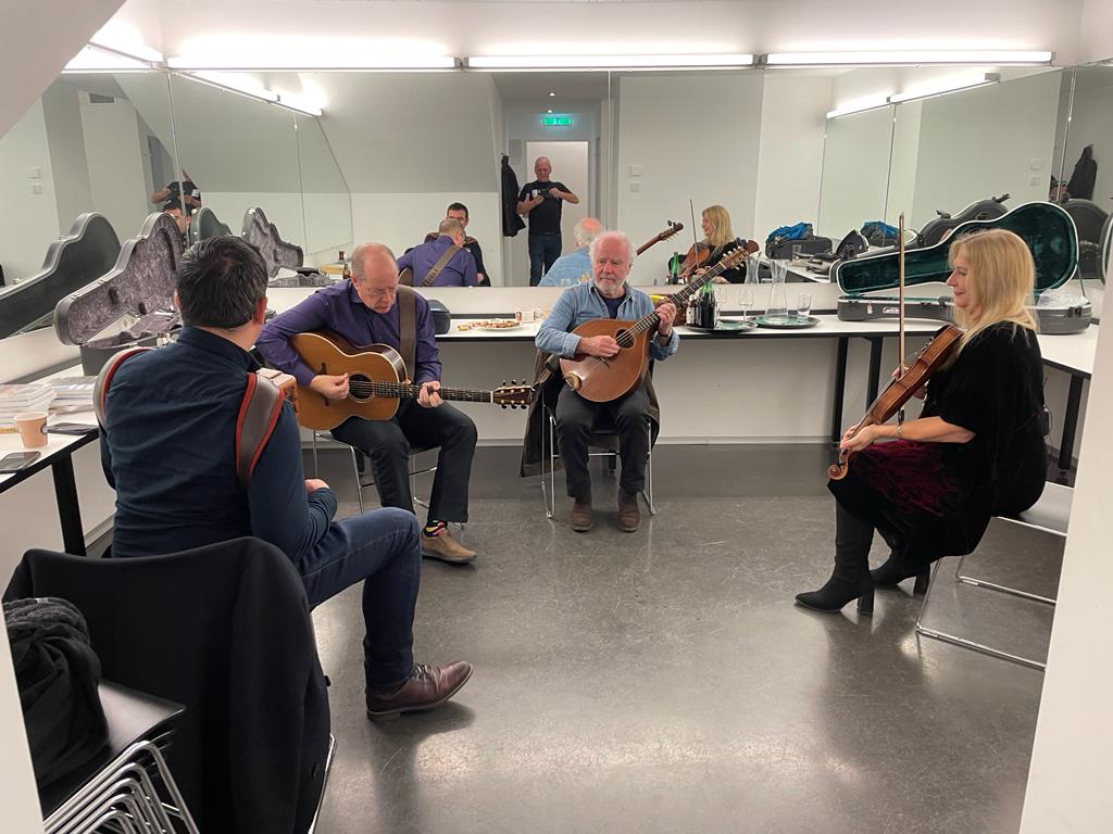 Altan-warmup.jpg