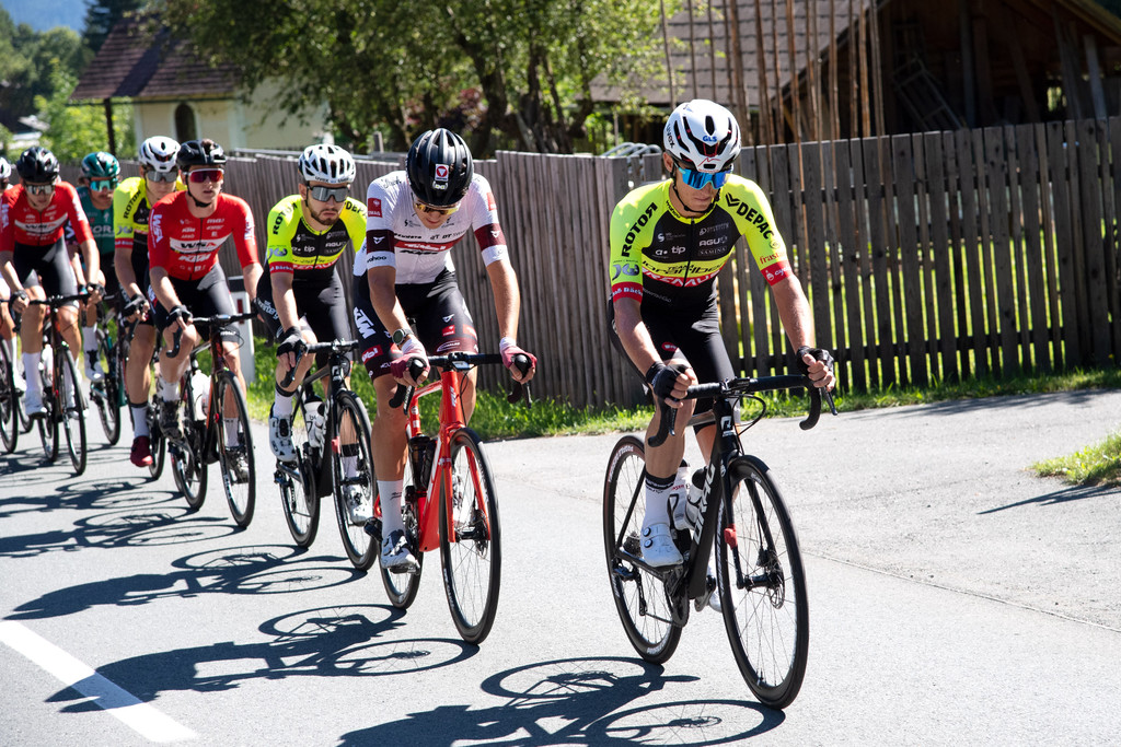 Ganahl_Stari_Amann_in front of the peleton_2__ Reinhard Eisenbauer.jpg