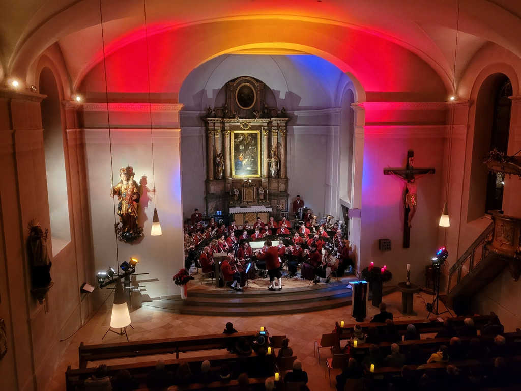 Musikverein Adventkonzert Pfarrkirche A GESAMTANSICHT 15-12-2022 _1_.jpg