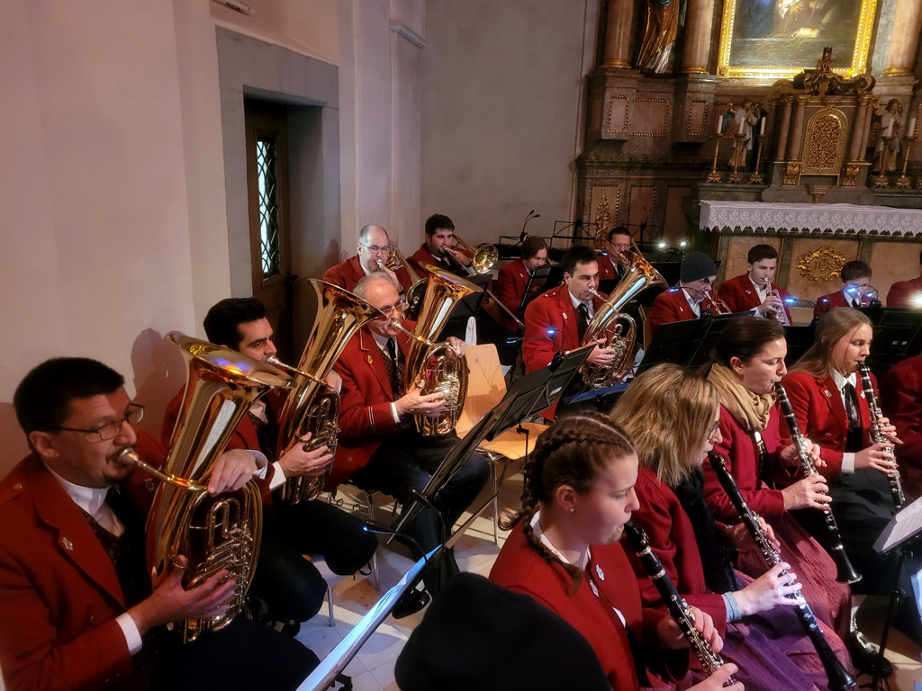 Musikverein Adventkonzert Pfarrkirche D MUSIKANTEN SPIEL 15-12-2022 _3_.jpg