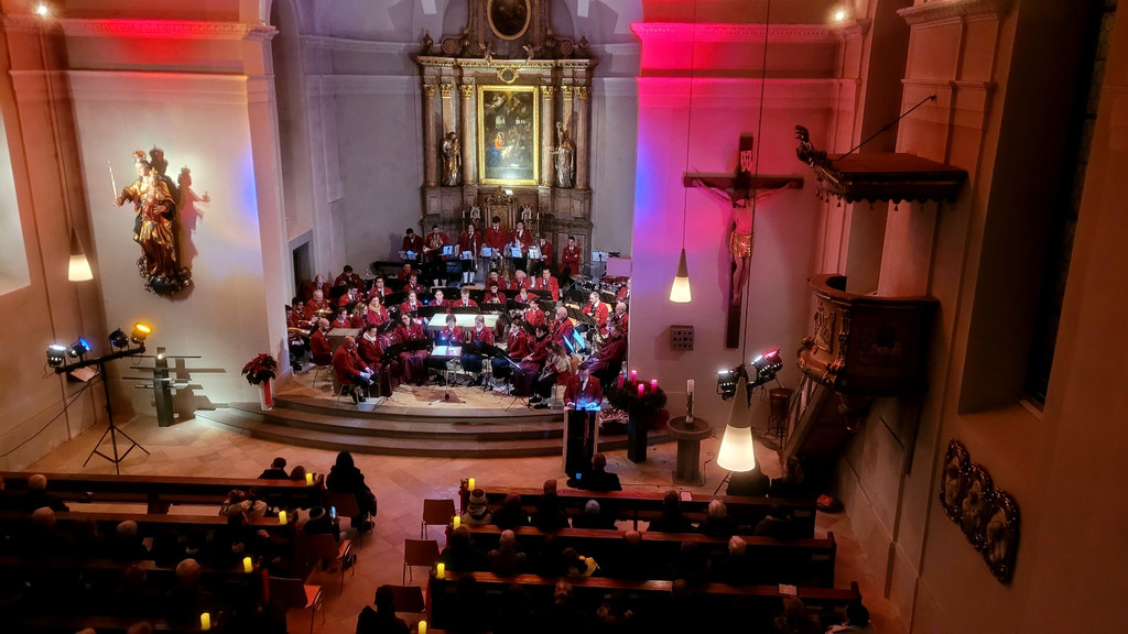 Musikverein Adventkonzert Pfarrkirche A GESAMTANSICHT 15-12-2022 _6_.jpg