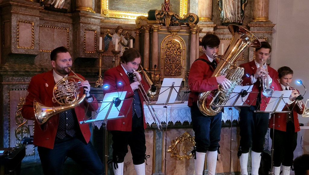 Musikverein Adventkonzert Pfarrkirche C ENSEMBLE 15-12-2022 _2_.jpg