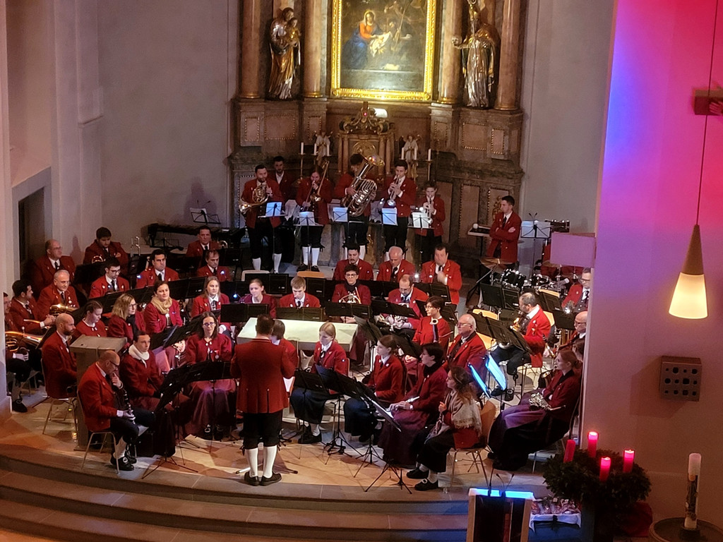 Musikverein Adventkonzert Pfarrkirche A GESAMTANSICHT 15-12-2022 _8_.jpg