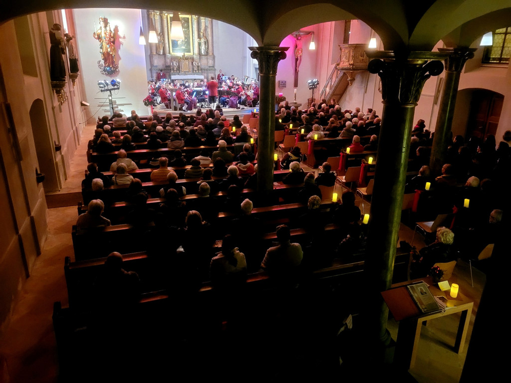 Musikverein Adventkonzert Pfarrkirche A GESAMTANSICHT 15-12-2022 _9_.jpg