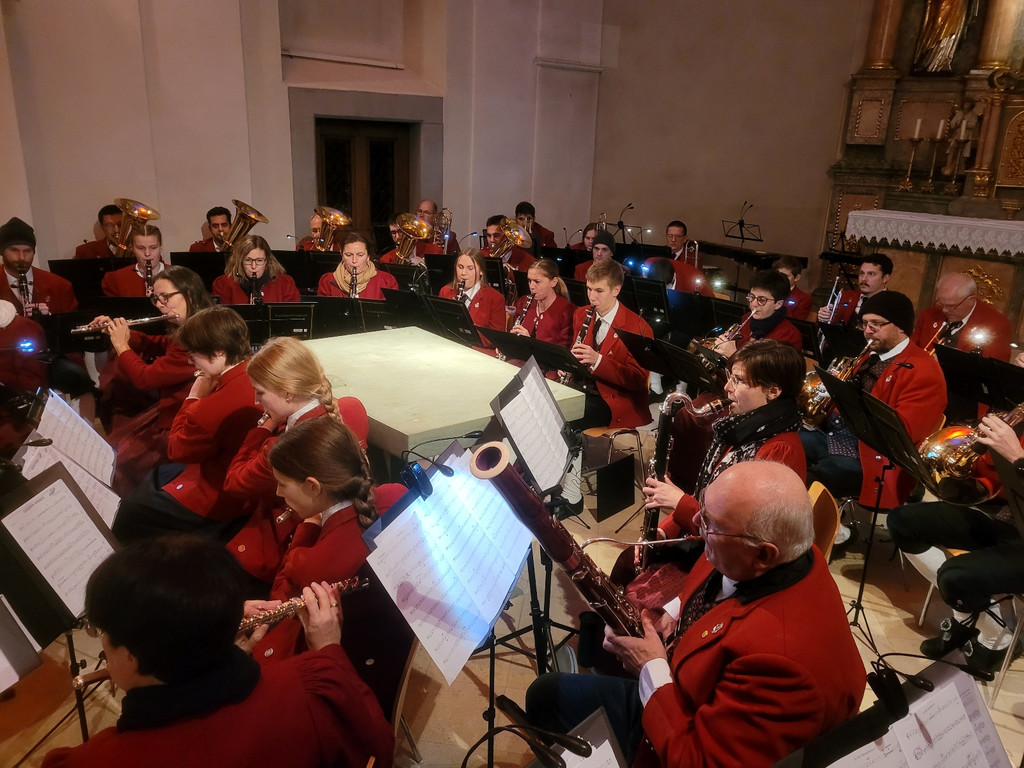 Musikverein Adventkonzert Pfarrkirche D MUSIKANTEN SPIEL 15-12-2022 _6_.jpg