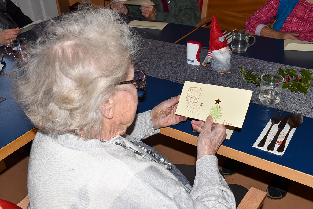 20221219_Weihnachtskartenaktion Jesuheim-16.jpg