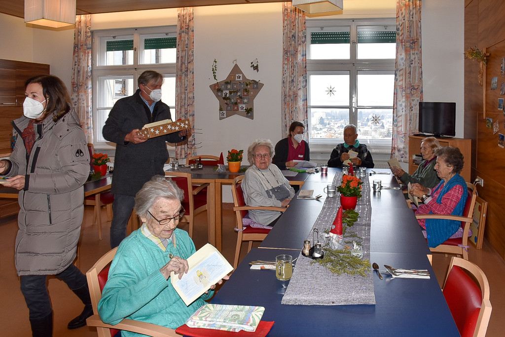 20221219_Weihnachtskartenaktion Jesuheim-13.jpg