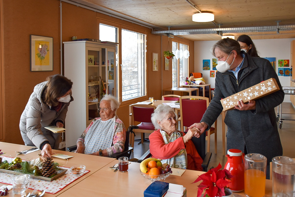 20221219_Weihnachtskartenaktion Jesuheim-20.jpg