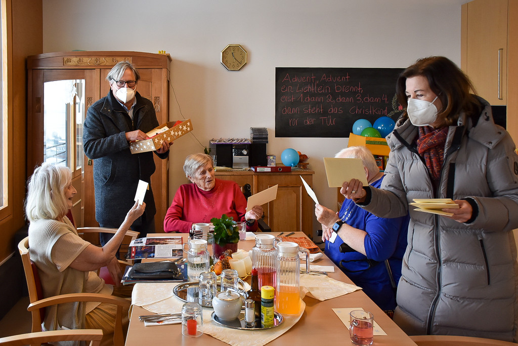 20221219_Weihnachtskartenaktion Jesuheim-18.jpg