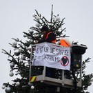 Berlin: Klimaktivisten sägen Christbaumspitze ab