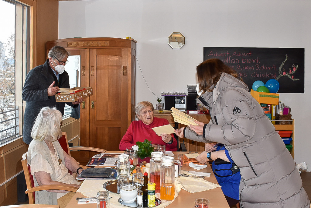 20221219_Weihnachtskartenaktion Jesuheim-17.jpg