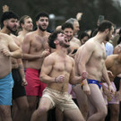 Canada_Polar_Bear_Swim_New_Year_40078.jpg