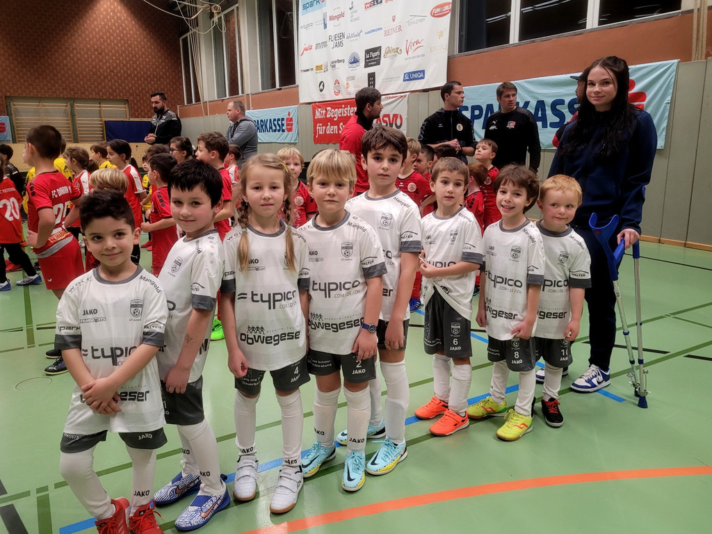 U7 Fu__ball Nachwuchs HALLE U7 TURNIER A SIEGEREHRUNG 17-12-2022 _2_.jpg
