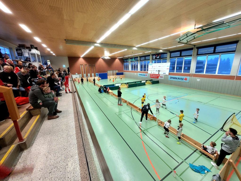 U7 Fu__ball Nachwuchs HALLE U7 TURNIER A SIEGEREHRUNG 17-12-2022 _11_.jpg