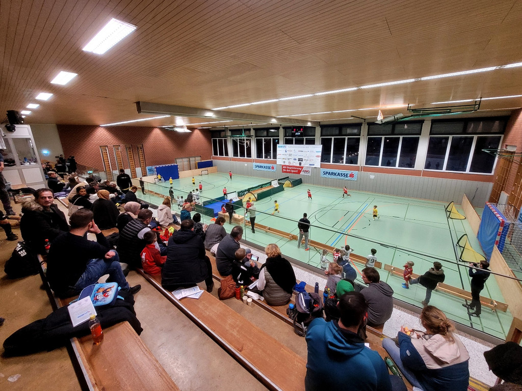 U7 Fu__ball Nachwuchs HALLE U7 TURNIER A SIEGEREHRUNG 17-12-2022 _12_.jpg