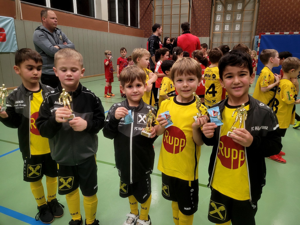U7 Fu__ball Nachwuchs HALLE U7 TURNIER A SIEGEREHRUNG 17-12-2022 _6_.jpg