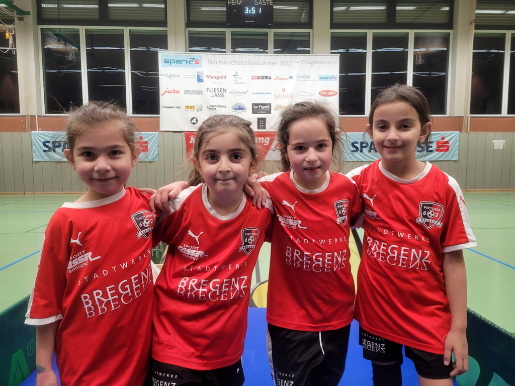 U7 Fu__ball Nachwuchs HALLE U7 TURNIER A SIEGEREHRUNG 17-12-2022 _17_.jpg