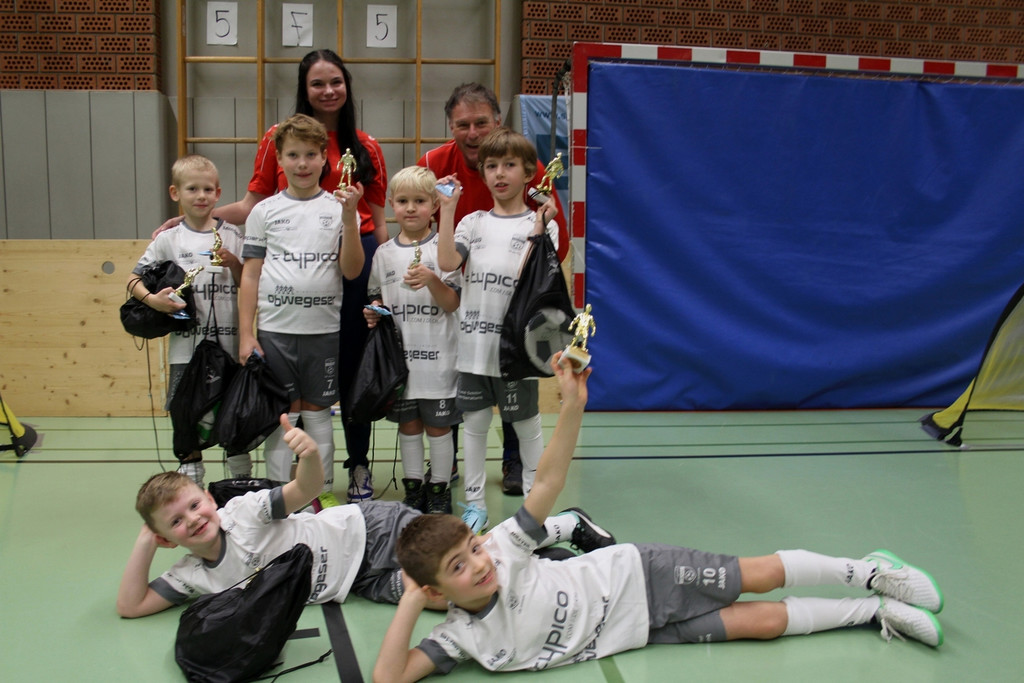 U8 SV Lochau Siegerehrung.JPG