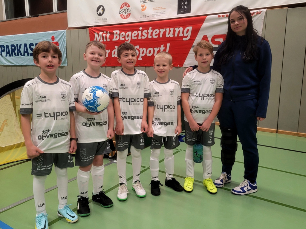 U8a Fu__ball Nachwuchs HALLE U8 TURNIER A TEAM LOCHAU 17-12-2022 _1_.jpg