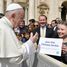 2019-04-17T104615Z_45702070_RC140DB5C320_RTRMADP_3_CLIMATE-CHANGE-YOUTH-GRETA-POPE.JPG